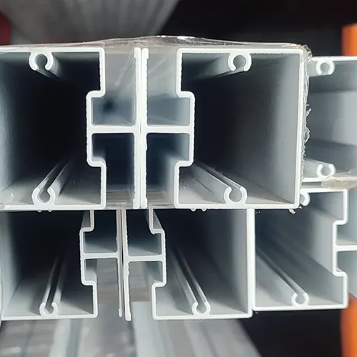 Profilé aluminium utilisé pour la structure d’un abri de piscine sur mesure fabriqué par ATOLL dans le Var